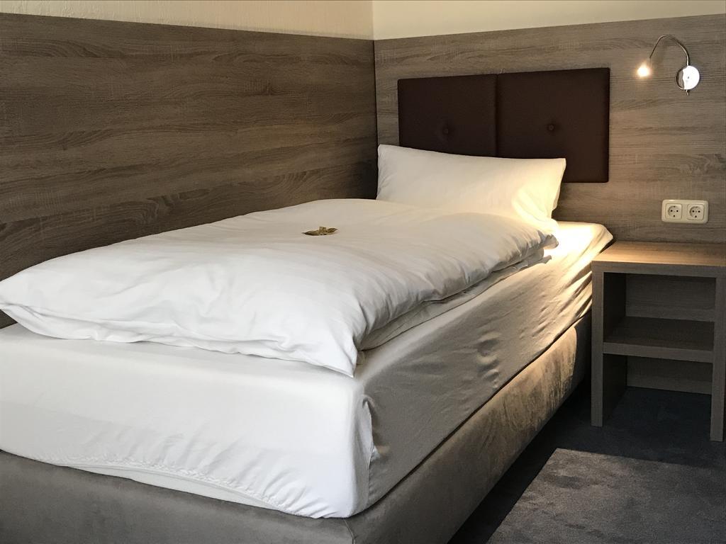 Single Room,437592267:JPEG