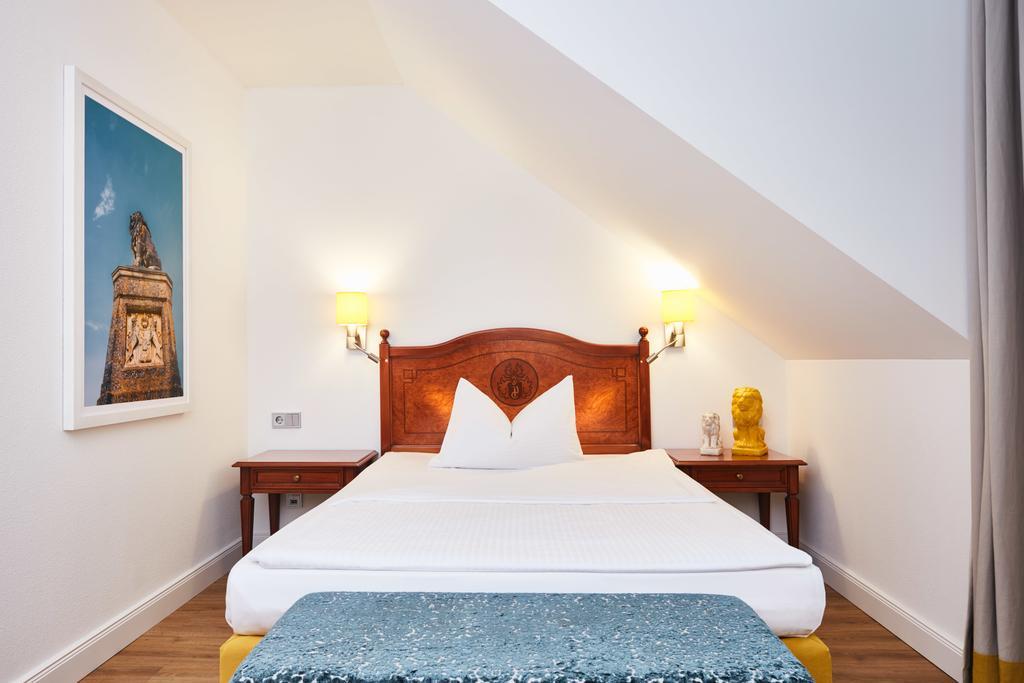 Single Room,444030792:JPEG