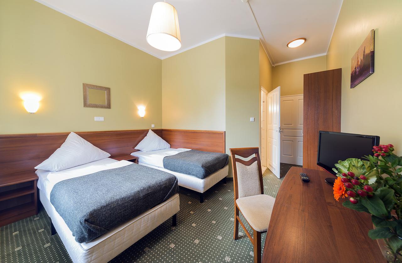 Double Room,508566780:JPEG