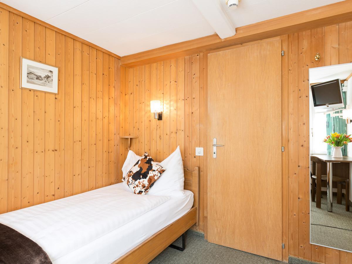 Single Room,1589143189:JPEG