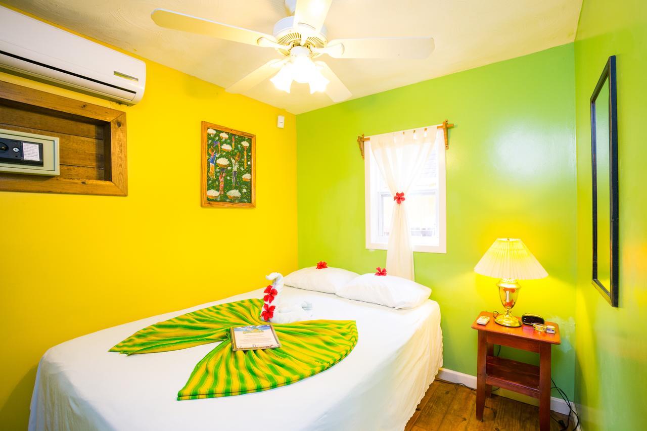 Superior Queen Room extra bed 19-20