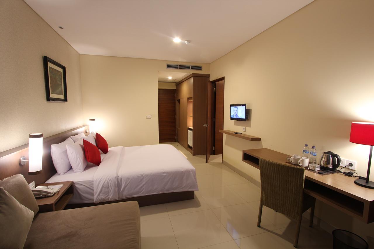Deluxe Upper Floor Room, Double Bed with City View