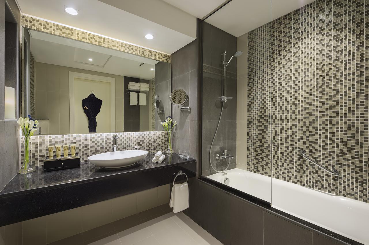 Two Bedroom Suite Private Balcony Burj Khalifa & Fountain View,1287225346:JPEG