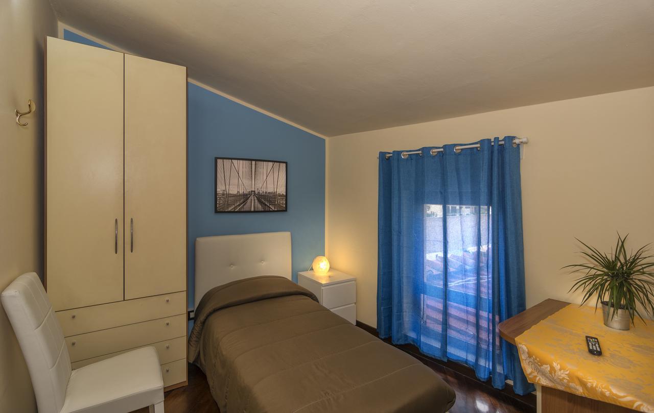 Basic Single Room,640982226:JPEG