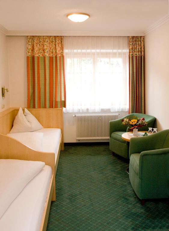 Standard Family Room,415754697:JPEG