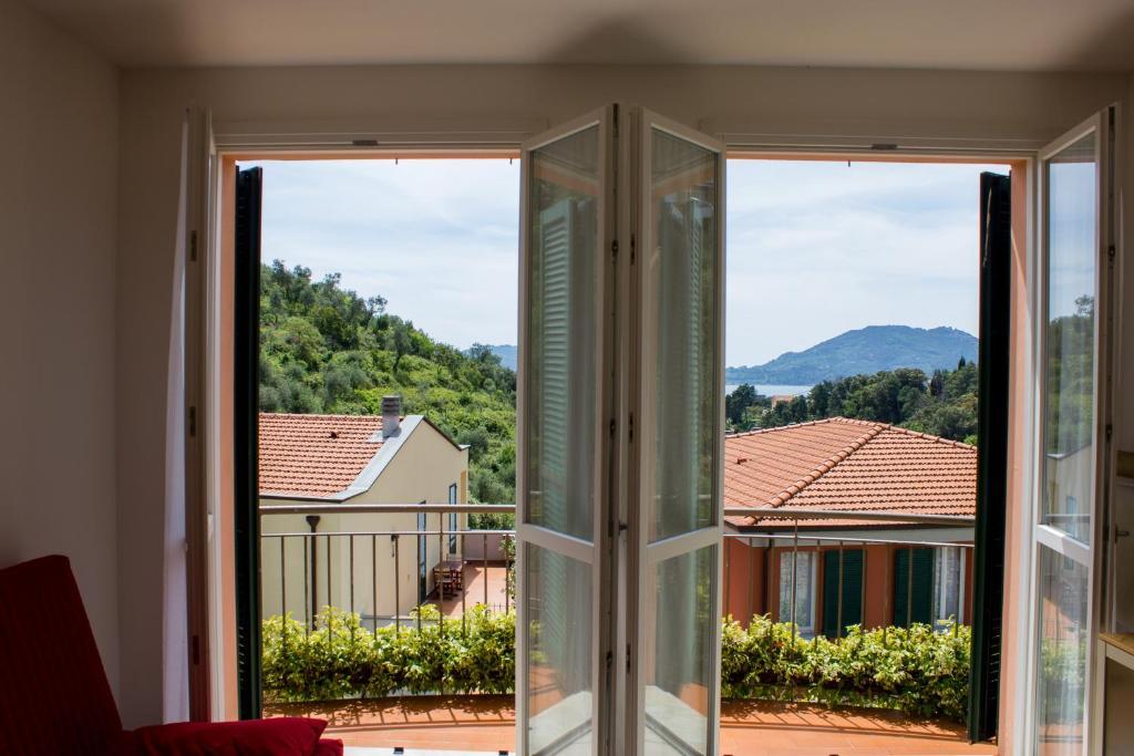 Apartment mit Balkon