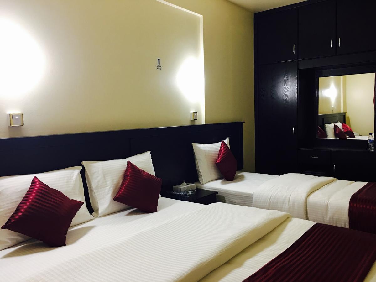 King Suite with Balcony,779150445:JPEG