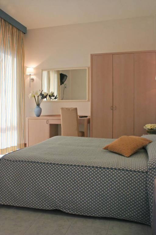 Doppelzimmer mit Poolblick