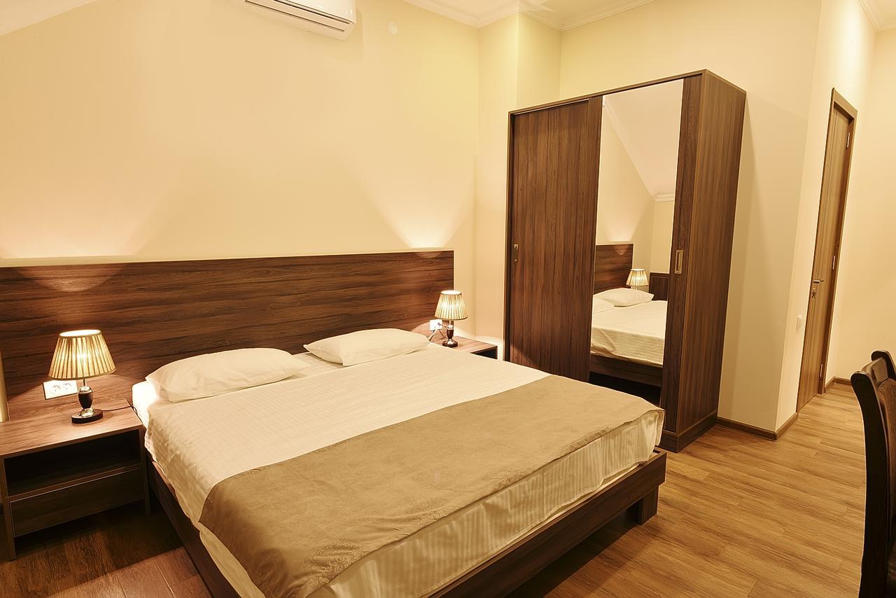 Standard Double Room,638225058:JPEG