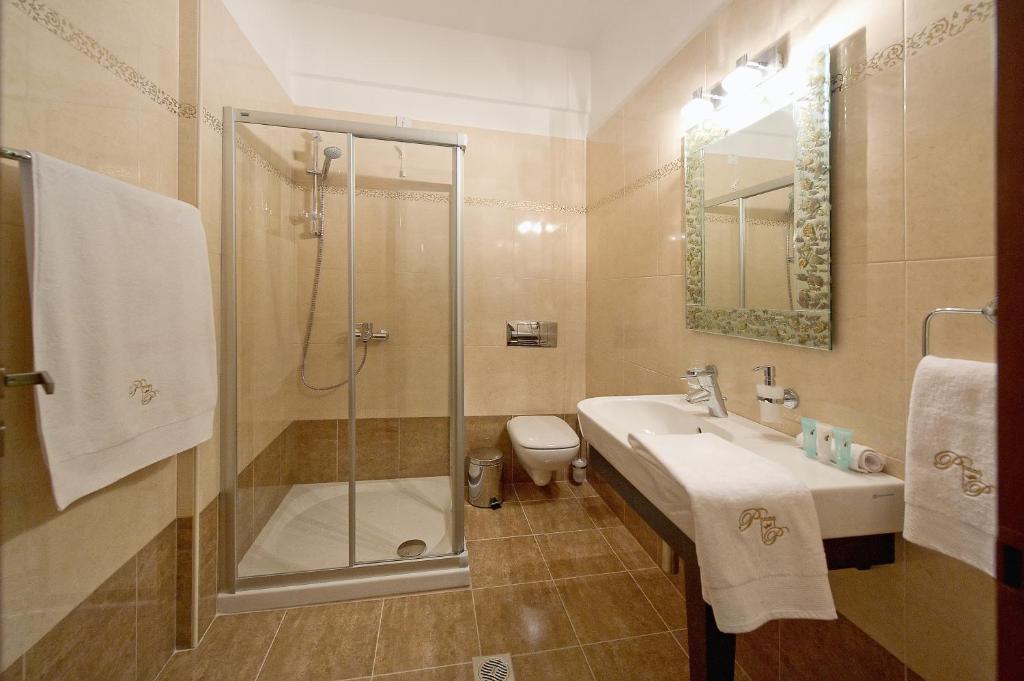 Deluxe Room with Sea View,64158343:JPEG