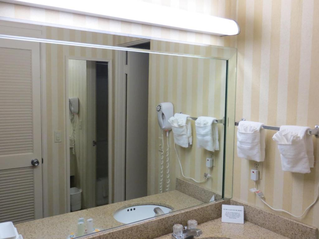Queen Room Two Queen Beds Bath Tub Mobility Accessible or Non-Smoking,917341480:JPEG
