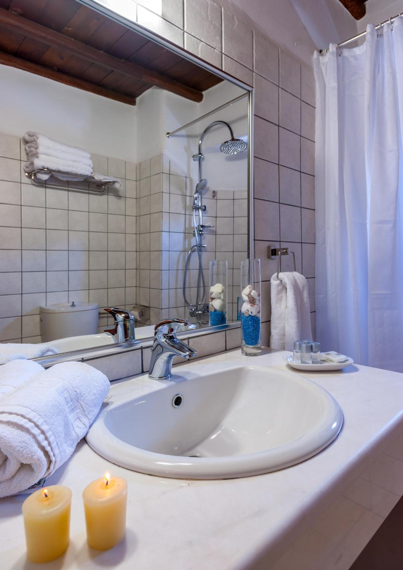 Superior Double or Twin Room Side Sea View