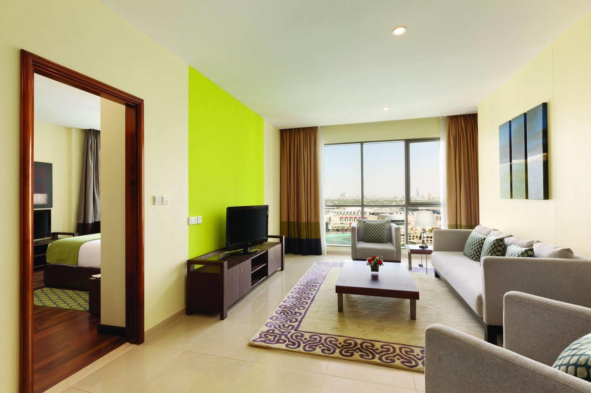 1 Bedroom King Burj Khalifa or Fountain View Non-Smoking,775787791:JPEG