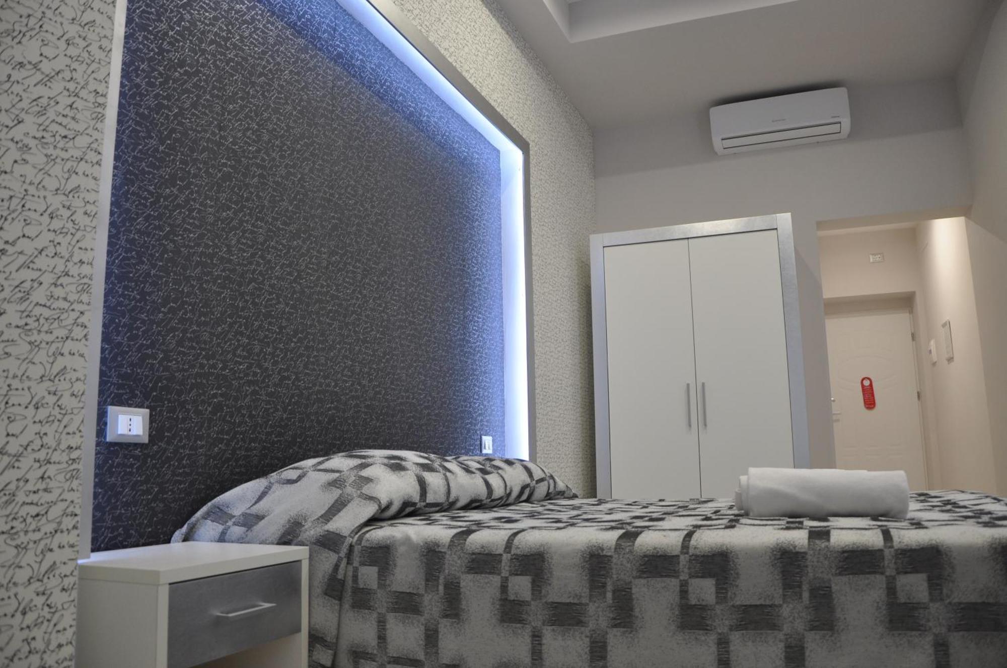 Double or Twin Room,151864900:JPEG