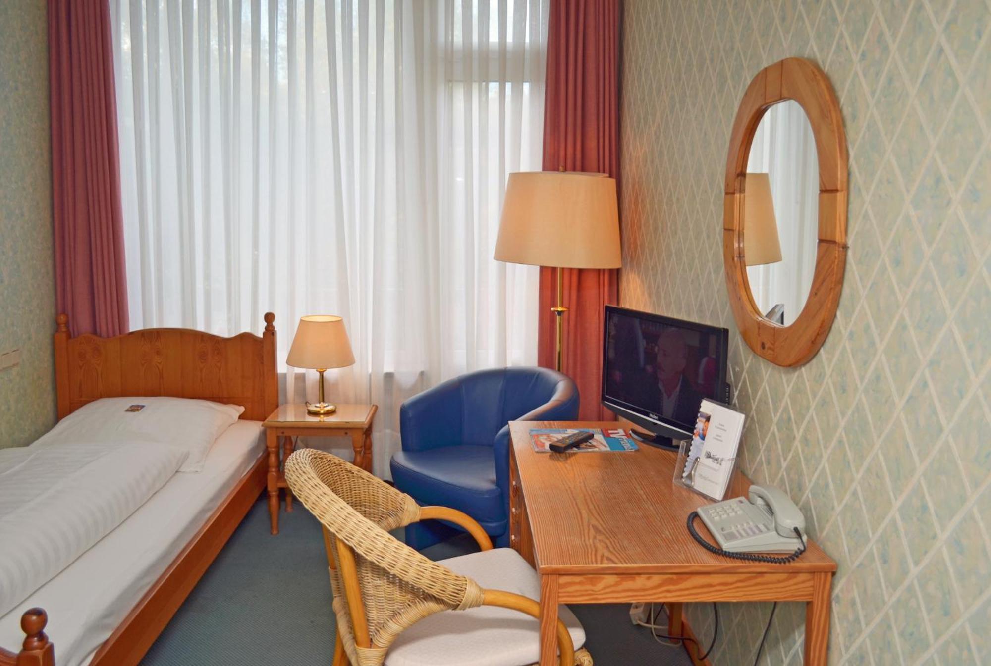 Double Room,690289131:JPEG
