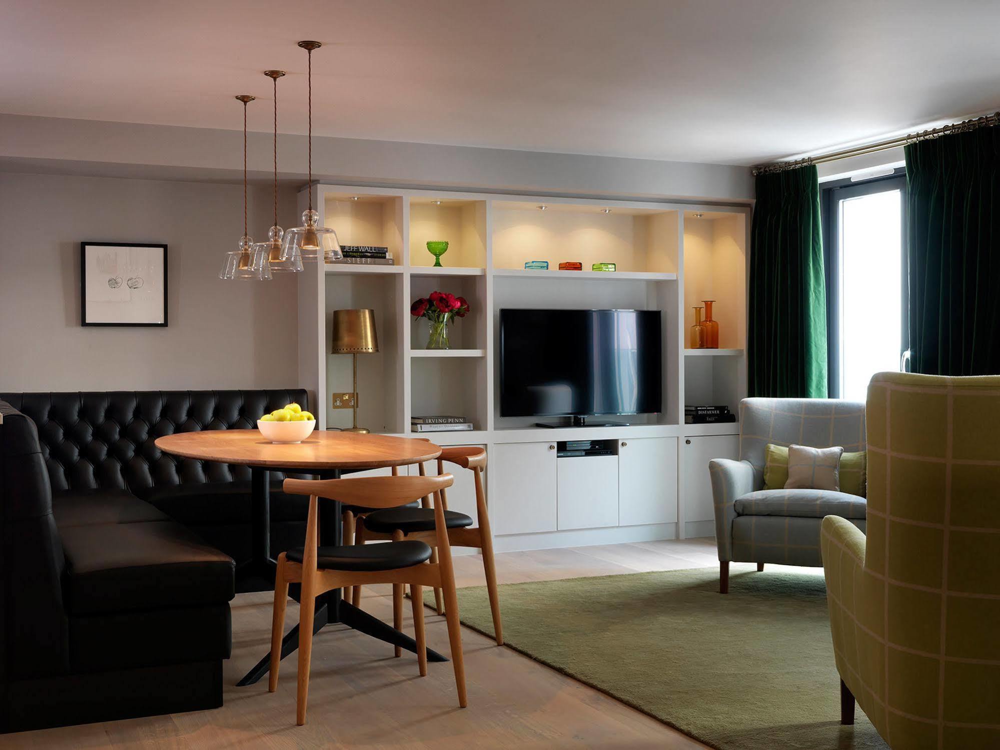 Deluxe Two-Bedroom Apartment