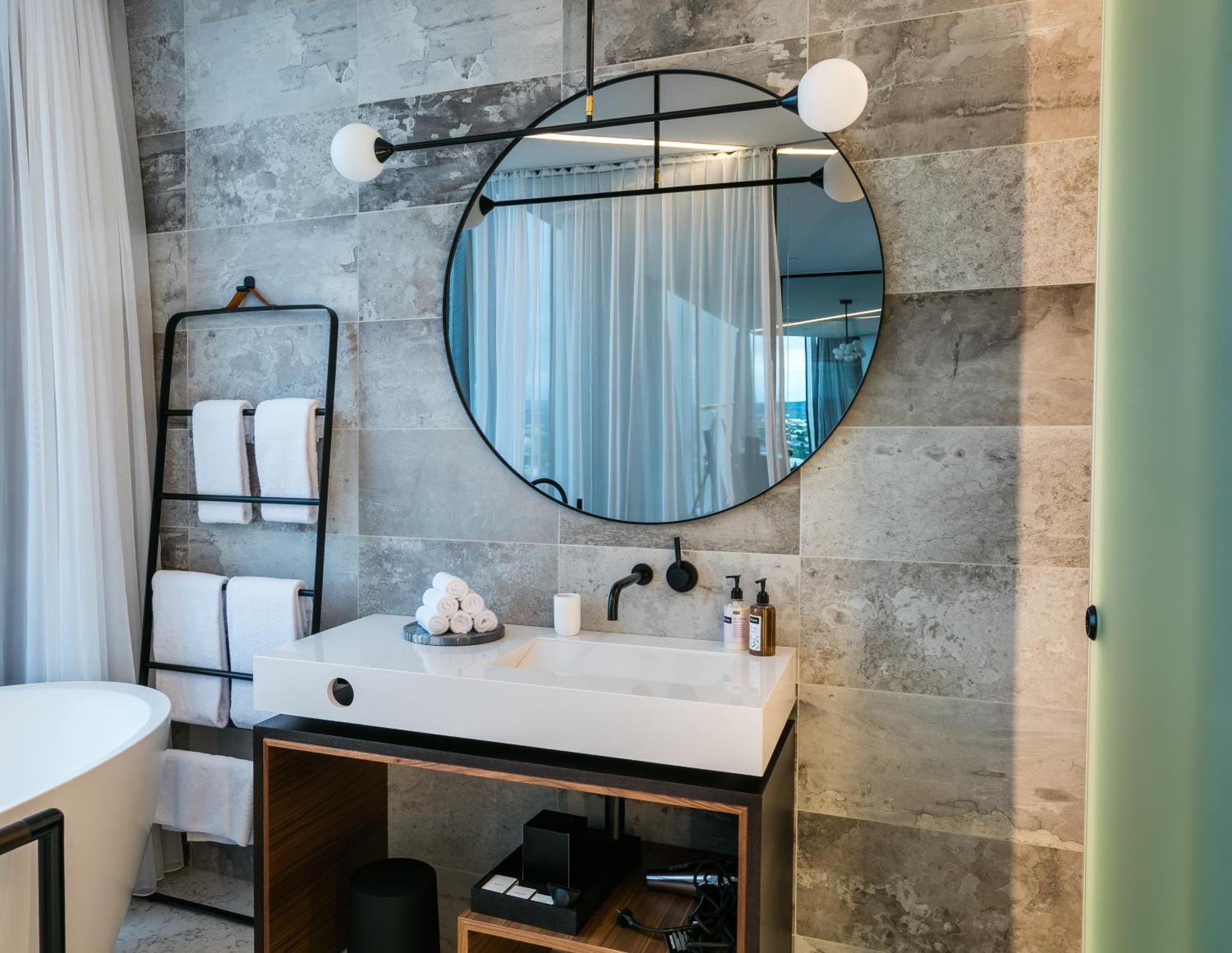 Suite Bathtub,713182276:JPEG