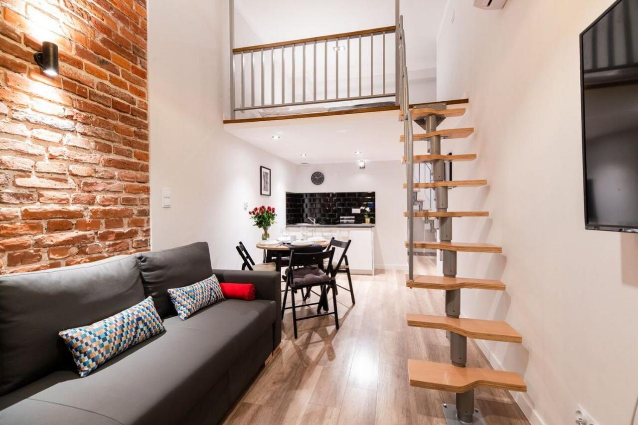 Duplex Apartment,762647812:JPEG
