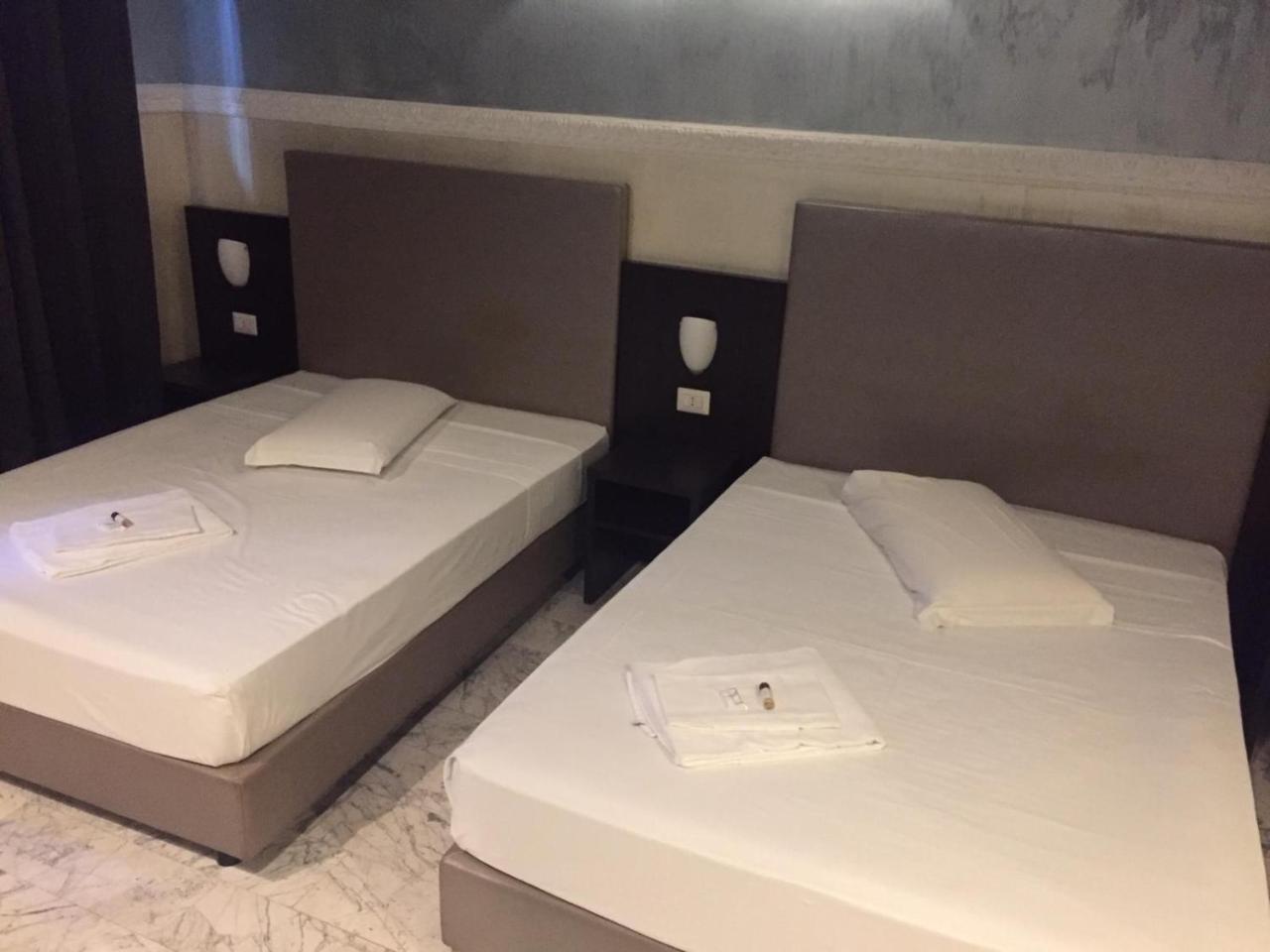 Single Bed Mixed Dormitory Room,696441450:JPEG
