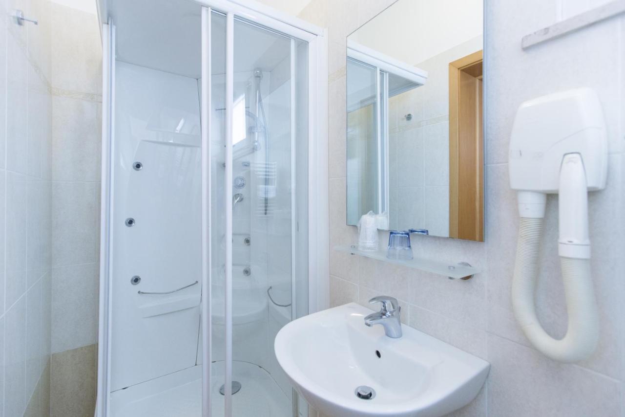 Deluxe Doppel-/Zweibettzimmer mit Meerblick