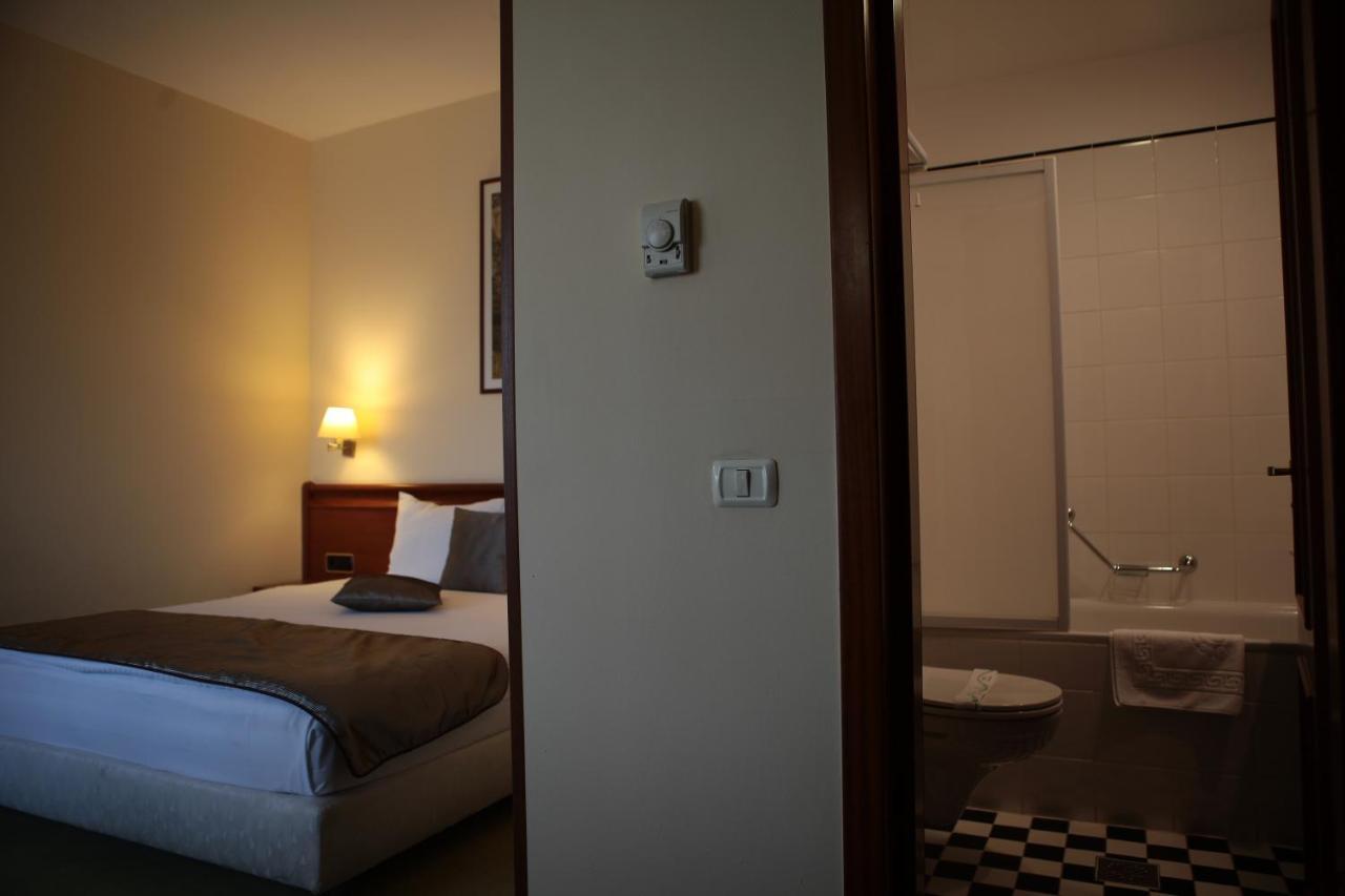 Double Room Balcony,1277493733:JPEG