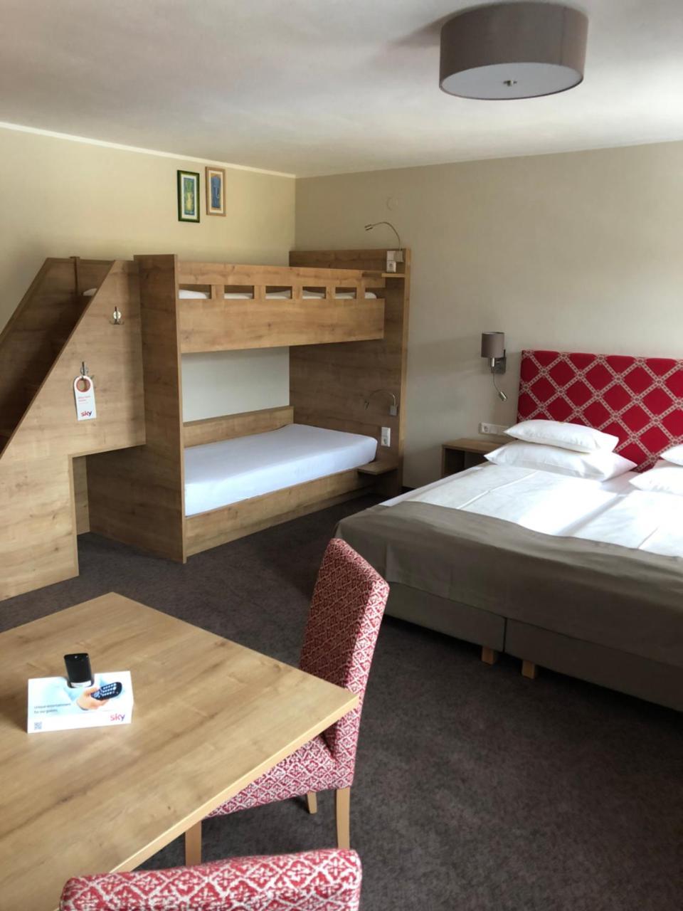 Deluxe Triple Room,750498005:JPEG