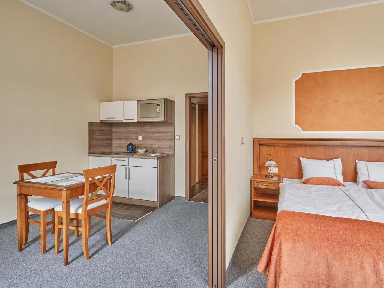 Superior King Room,752231573:JPEG