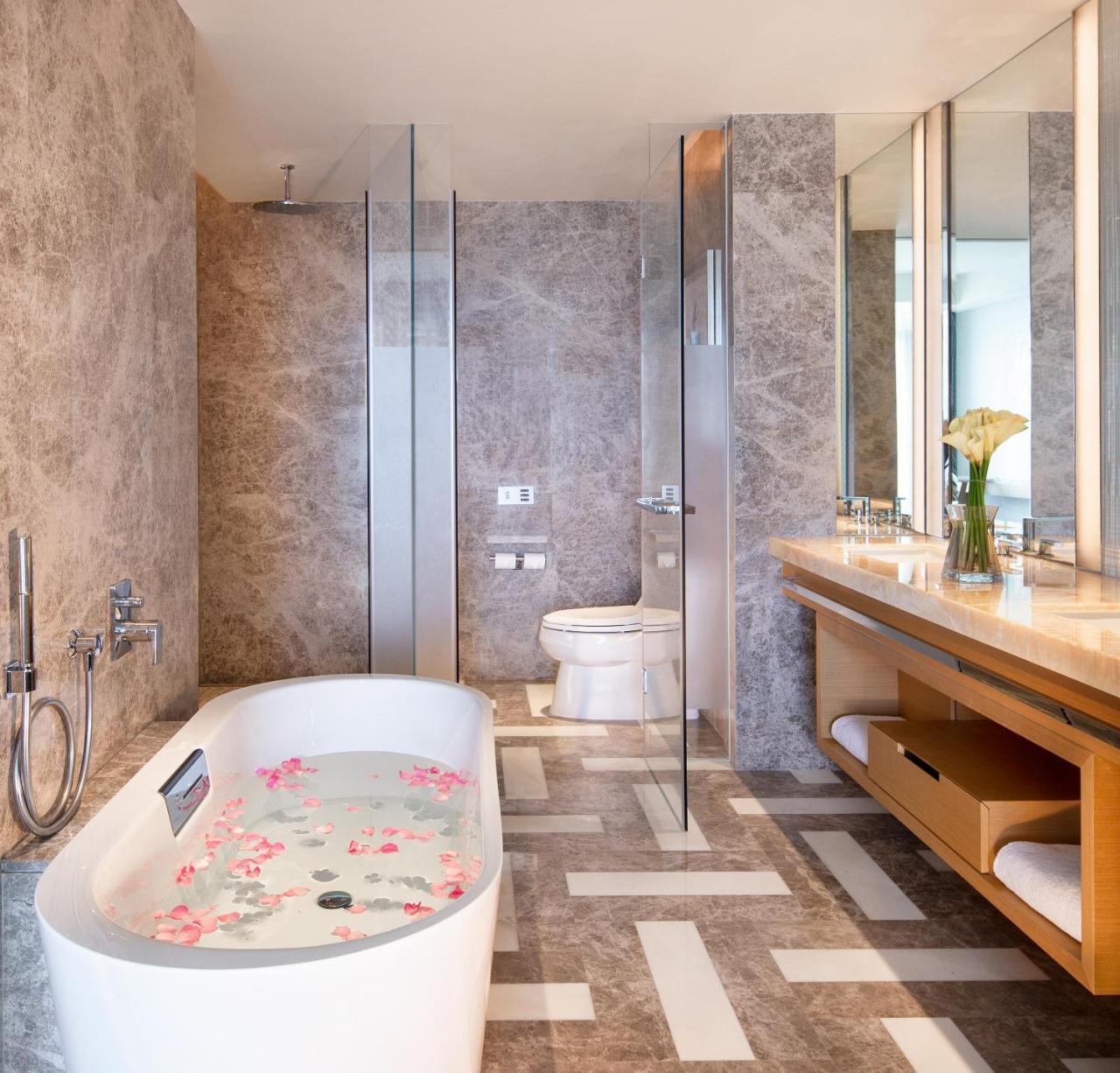 Imperial Club Ocean View King Room(Unlimited free entry to the Water park & Lost Chambers + Imperial Club benefits during the stay)