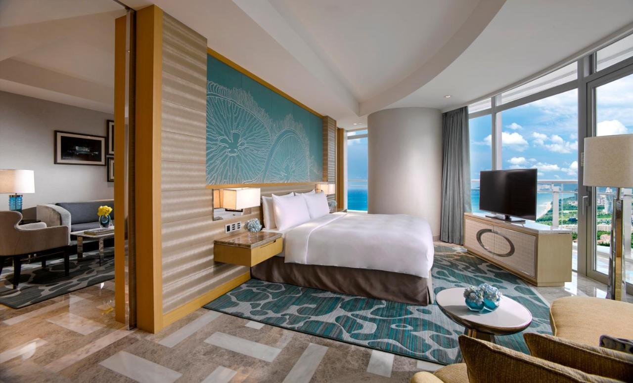 Deluxe Suite(Unlimited free entry to the Water park & Lost Chambers + Imperial Club benefits during the stay)