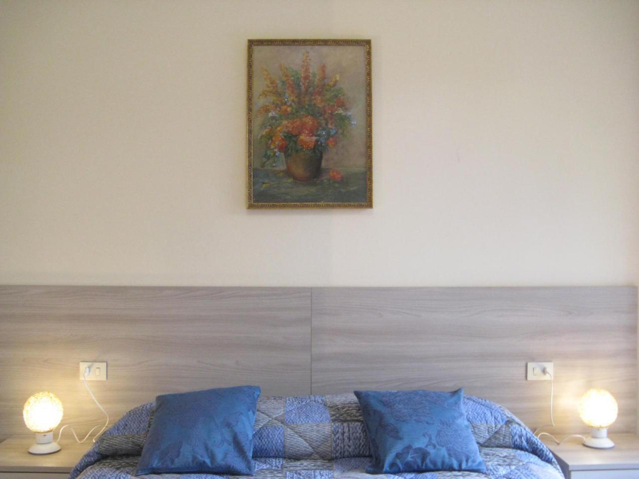 Double Room Balcony Partial Sea View,766528042:JPEG
