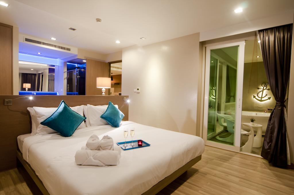 Two-Bedroom Suite,76643357:JPEG