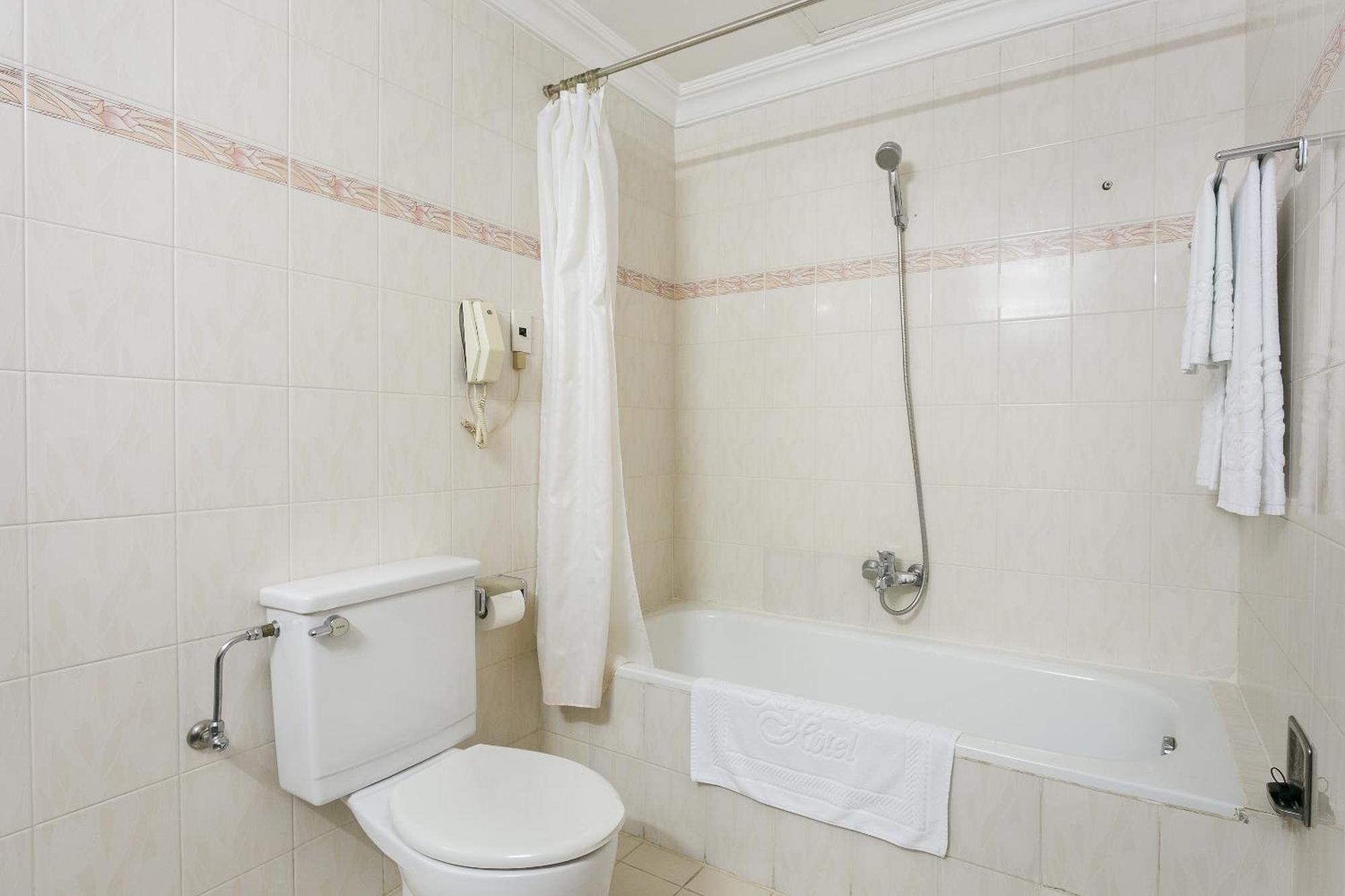 Deluxe Double or Twin Room,1615660632:JPEG