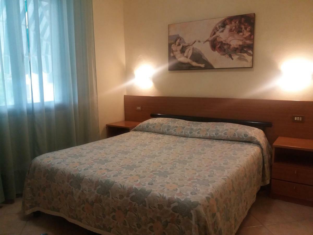 Small Double Room,1209489844:JPEG