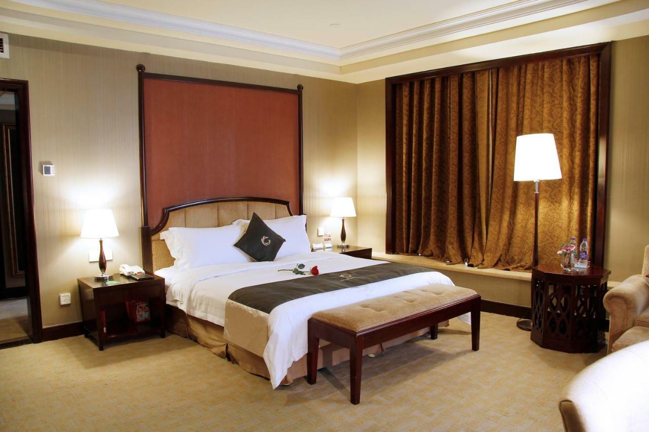 Elite Queen Room,805714836:JPEG