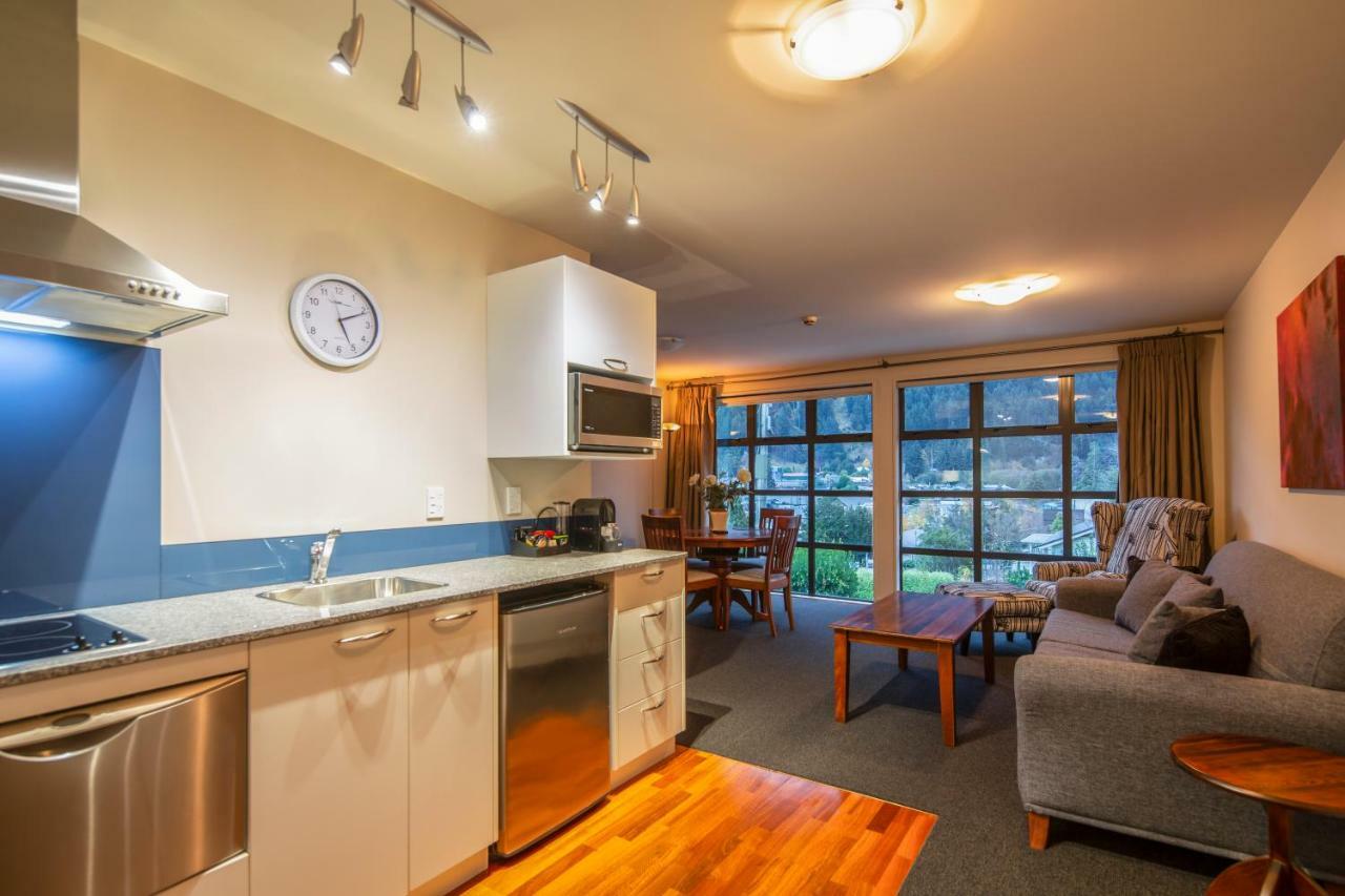 One-Bedroom Apartment Courtyard,1317172111:JPEG