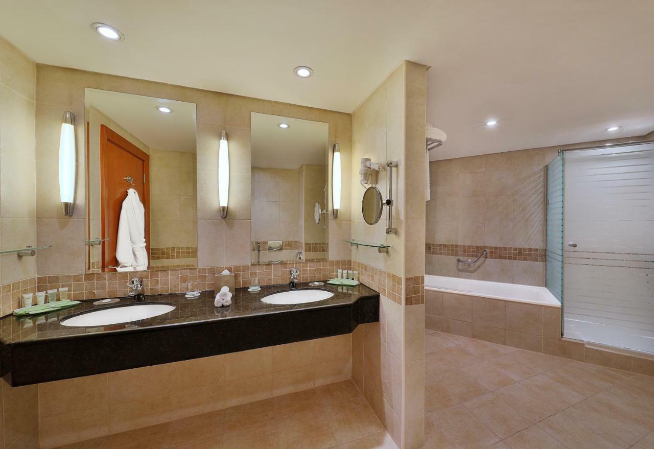 Junior Suite - Shuttle Service to JBR Beach and Access to The Market Mall,1641725716:JPEG