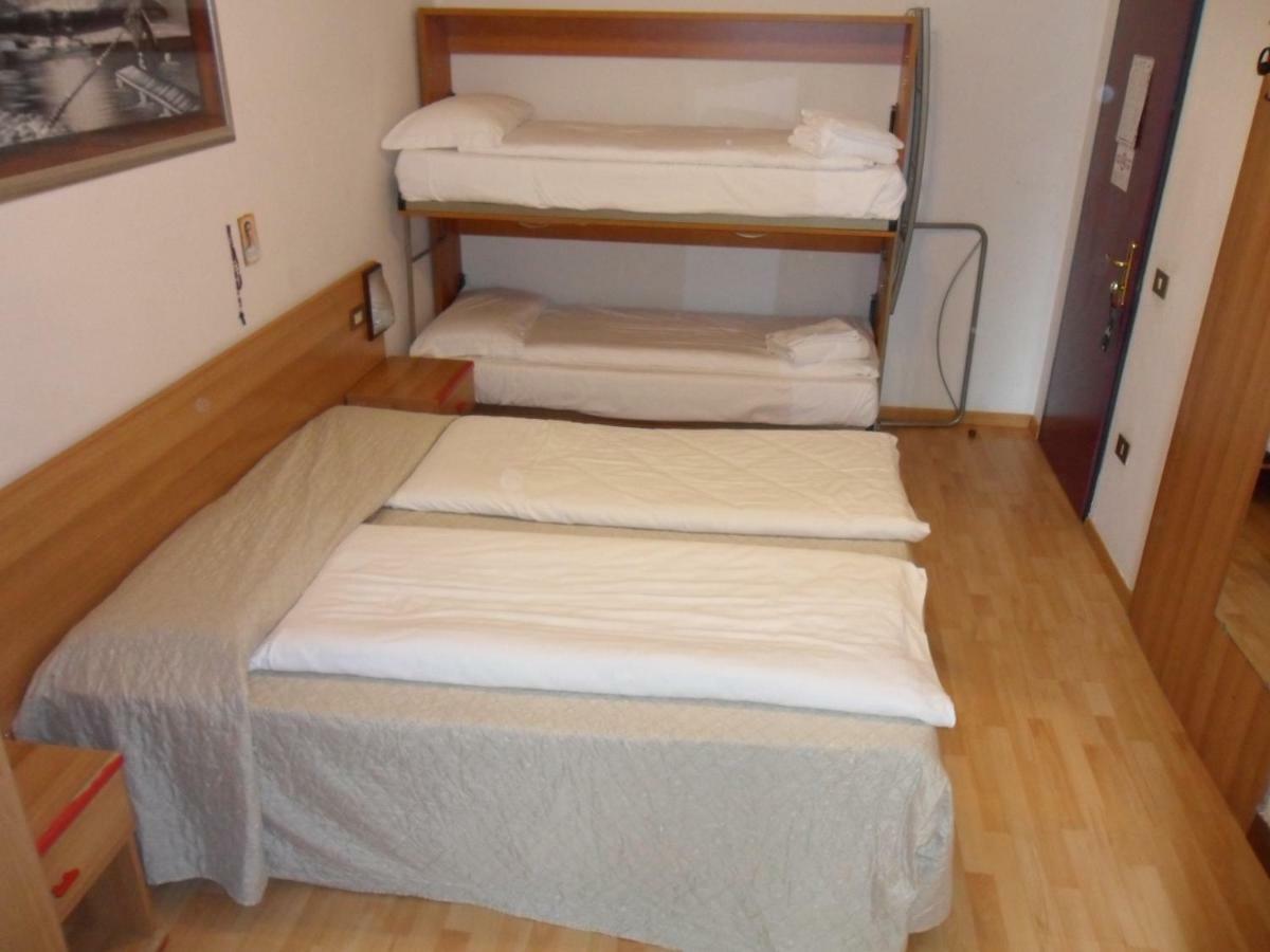 Quadruple Room,813446583:JPEG