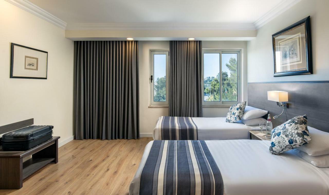 Standard Room 2 Queen Beds