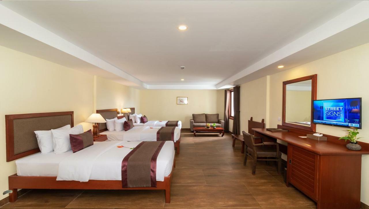 Deluxe Triple Room,911860744:JPEG