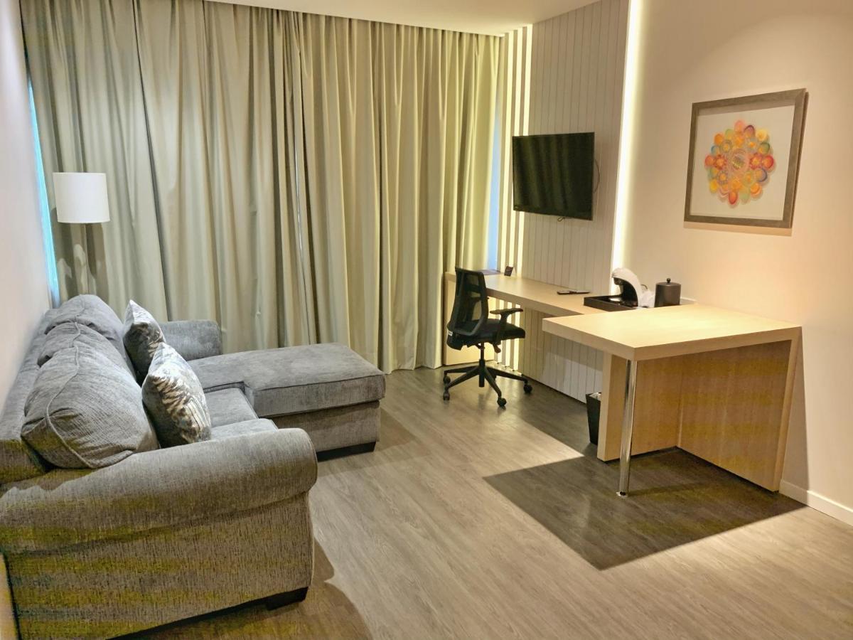 One-Bedroom Suite,1284024607:JPEG