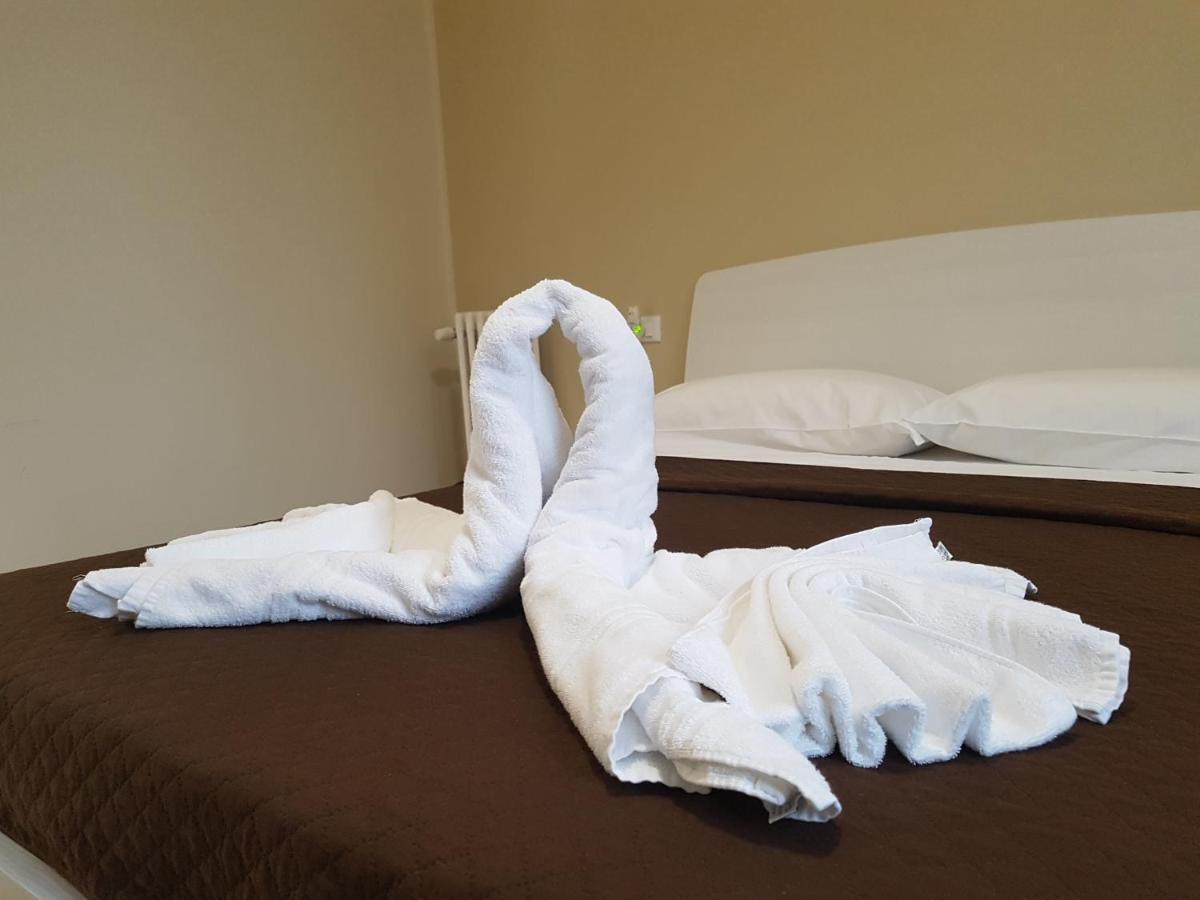 Double Room,957512977:JPEG