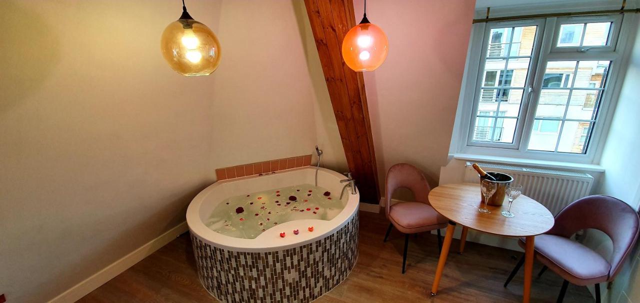 Deluxe Suite with Spa Bath,1743368536:JPEG