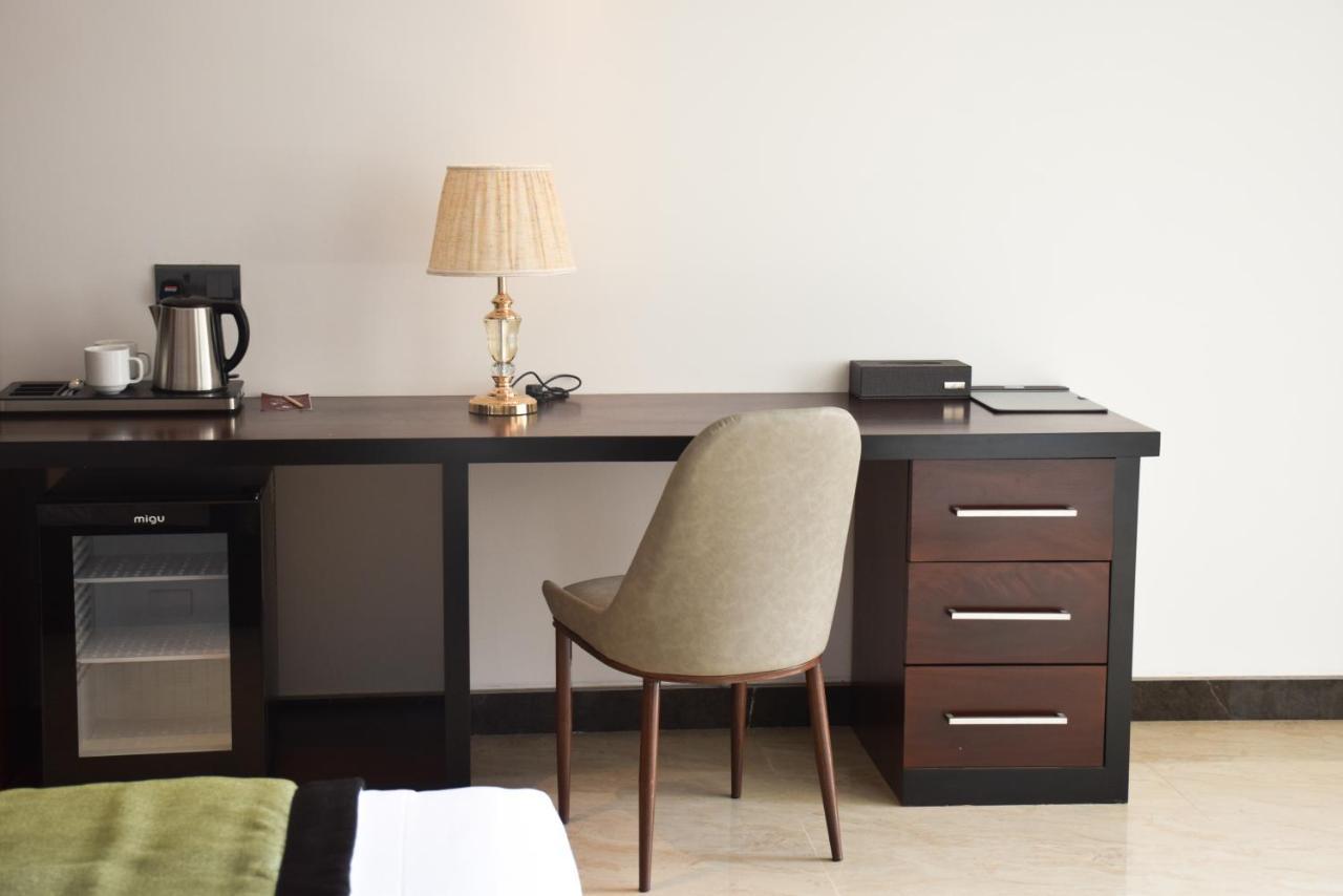 Deluxe Double Room Early Check & Late Check-out on Availability,979974424:JPEG