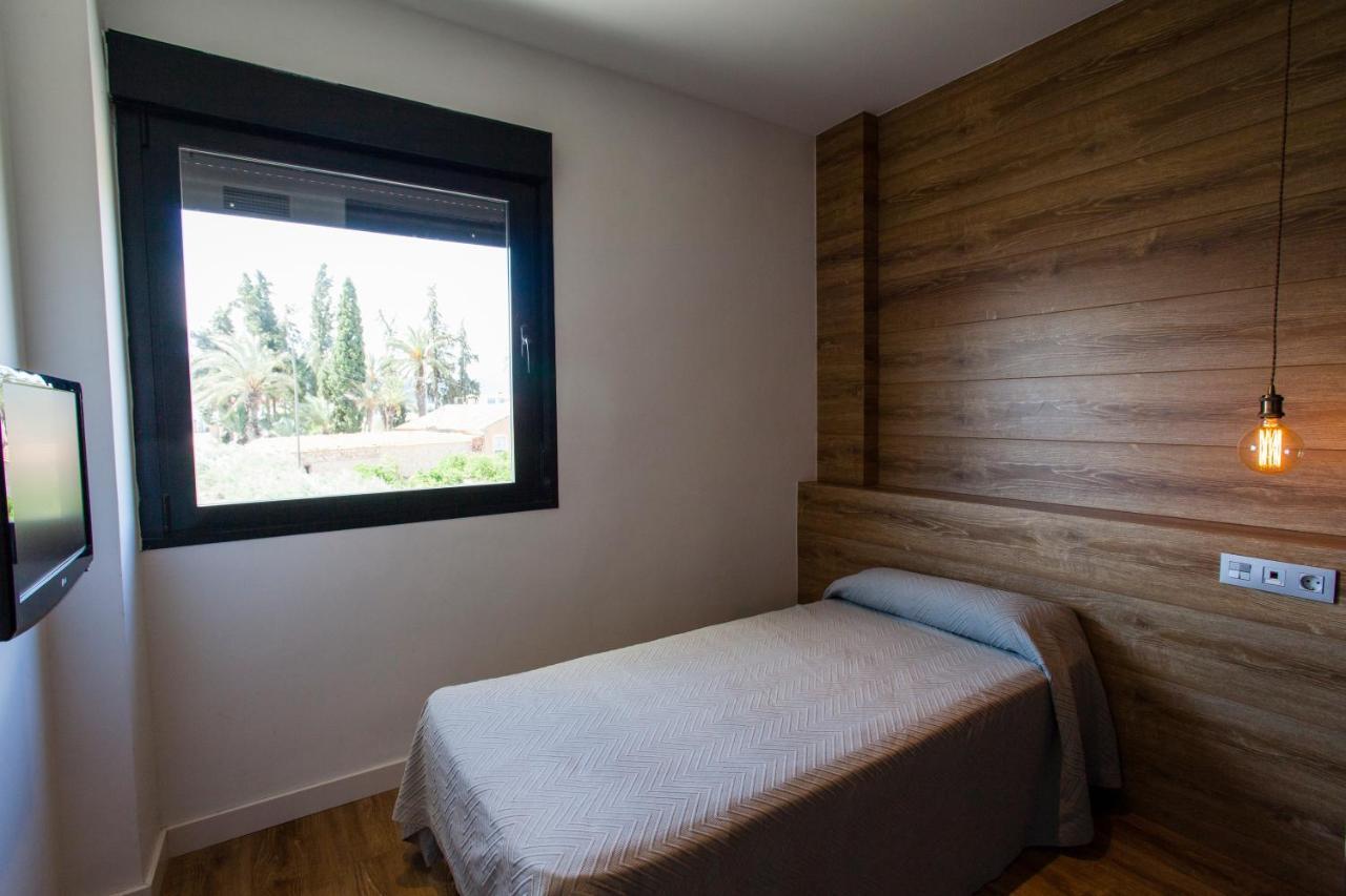 Single Room,988503478:JPEG