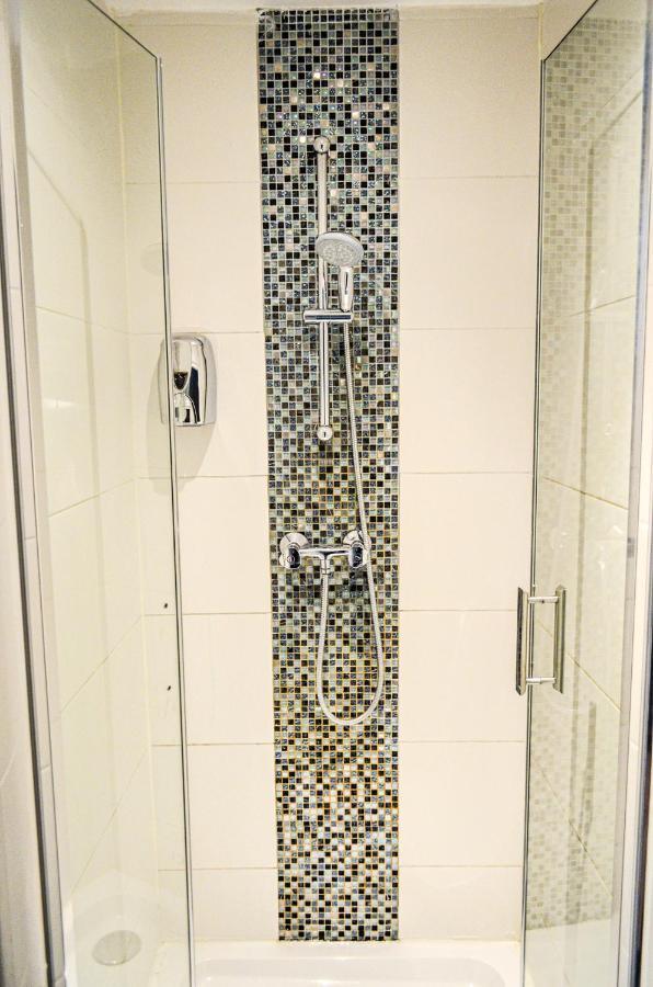Twin Room,996156370:JPEG