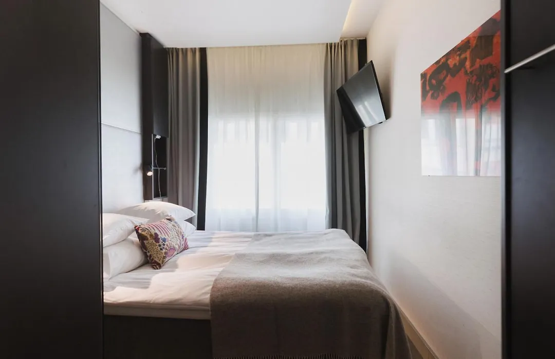GLO Hotel Art-1