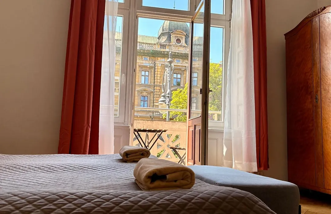 Roller Aparthotel-1