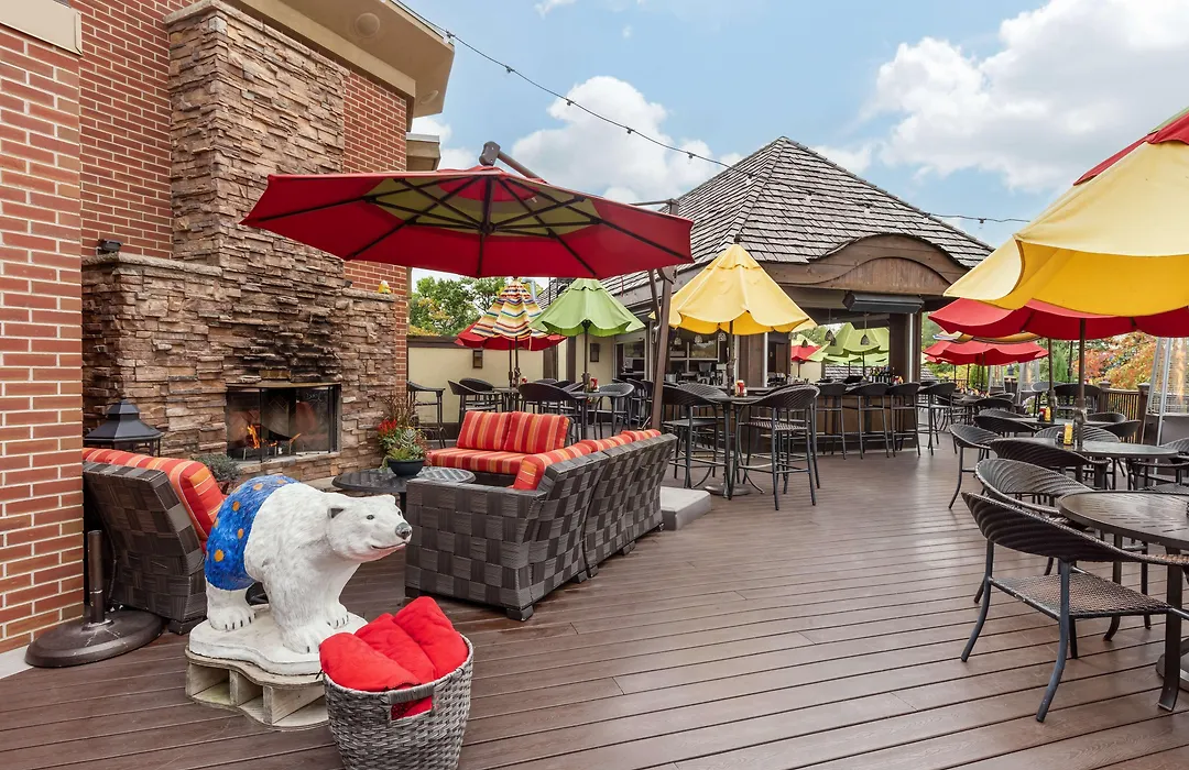 Best Western Plus White Bear Country Inn-1