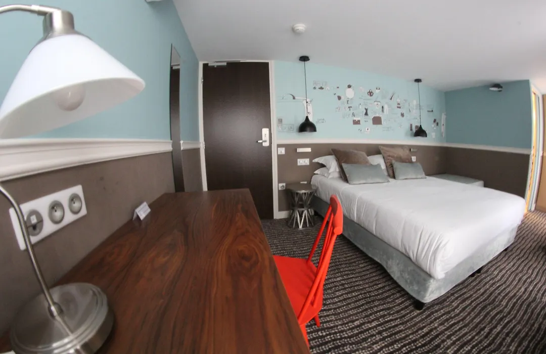 Hotel Des 3 Poussins-1