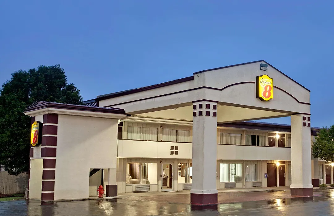 Super 8 By Wyndham Oklahoma/Frontier City-1